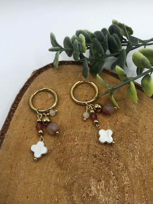 Boho Oorbellen met Witte Bloem en Gemstones